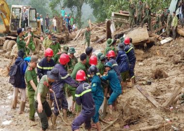 Nỗ lực tìm kiếm nạn nhân bị mất tích trong vụ sạt lở đất tại xã Trà Leng, huyện Nam Trà My
