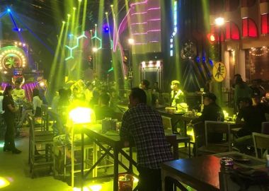 Cà Mau: Tạm đình chỉ hoạt động 2 cơ sở Beer club Tiktok và Karaoke Trump